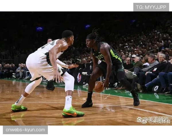 凯尔特人半场领先雄鹿,马祖拉试验“五外”阵容收效显著 凯尔特人半场领先雄鹿,马祖拉试验“五外”阵容收效显著